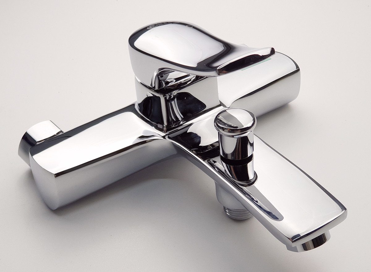 Bề mặt mạ Chrome sáng bóng của củ sen nóng lạnh Eurolife EL-ROS 01 giúp sản phẩm đẹp, dễ lau chùi, phù hợp cho phòng tắm gia đình hiện đại.