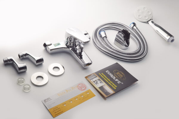 Hình mô tả bộ phụ kiện đầy đủ của củ sen nóng lạnh Eurolife EL-3001 gồm thân củ sen Đồng H61 mạ Chrome, tay sen tăng áp, dây sen, bát gác, chân quỳ, chén che, gioăng, phiếu bảo hành và hướng dẫn sử dụng.