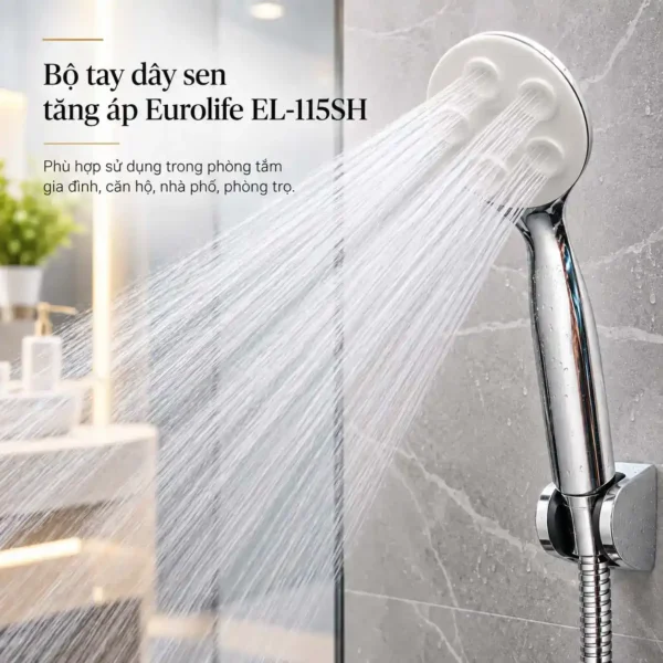 Bộ tay dây sen tăng áp Eurolife EL-115SH lắp đặt thực tế trong phòng tắm với tay sen đang phun nước