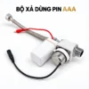 Bộ van xả cảm ứng EL-BT221 với dây cấp nước, hộp pin và dây kết nối.