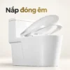 Eurolife EL-LUX8218 nhìn ngang với nắp và vòng ngồi nâng lên, minh họa tính năng đóng êm.