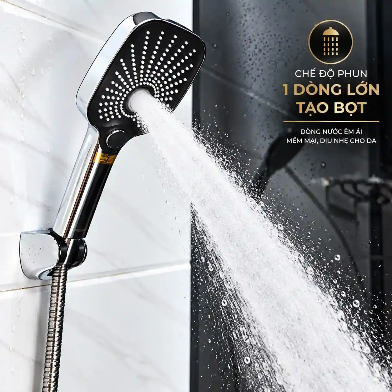 Tay sen Eurolife EL-127SH-T ở chế độ phun 1 dòng lớn tạo bọt từ vùng trung tâm mặt sen