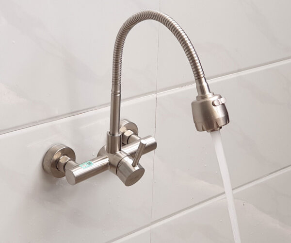 Chức năng tạo bọt chống văng của vòi rửa chén Eurolife EL-T017AT cho dòng nước êm hơn, phù hợp rửa chén bát hằng ngày.