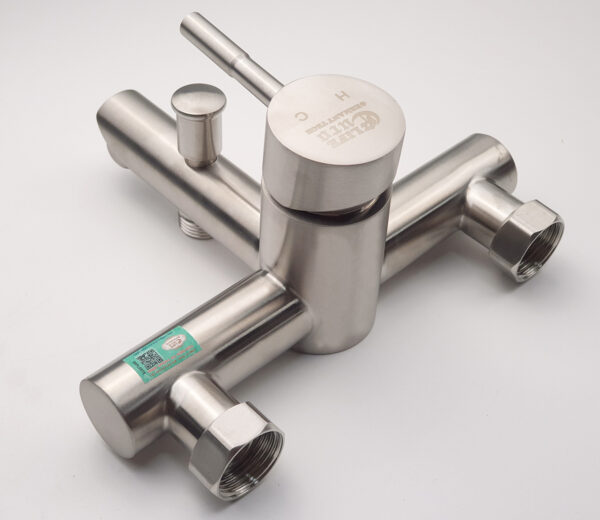 Hình bề mặt Inox xước mờ của củ sen Eurolife EL-1201, giúp khách hàng quan sát rõ chất liệu Inox 304, kiểu dáng thanh mảnh và độ hoàn thiện sản phẩm trước khi mua.