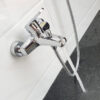 Ảnh thực tế củ sen nóng lạnh Eurolife EL-IRIS 01 với đầu xả dưới tạo bọt, giúp dòng nước chảy êm, hạn chế văng bắn và tiện lợi khi sử dụng.