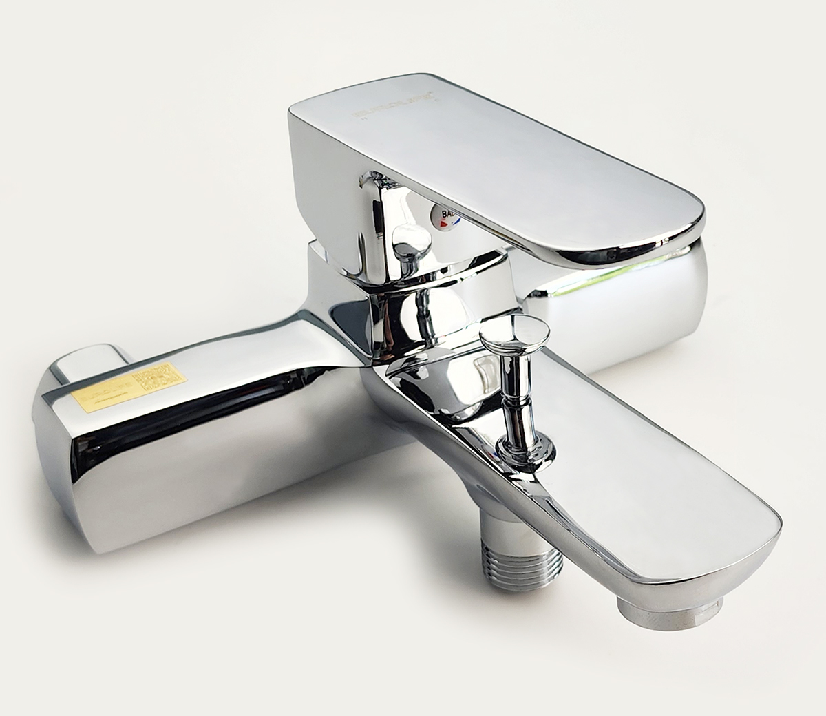 Ảnh mô tả bề mặt mạ Chrome của củ sen nóng lạnh Eurolife EL-8001, giúp sản phẩm sáng bóng, dễ vệ sinh và phù hợp lắp đặt cho phòng tắm gia đình.
