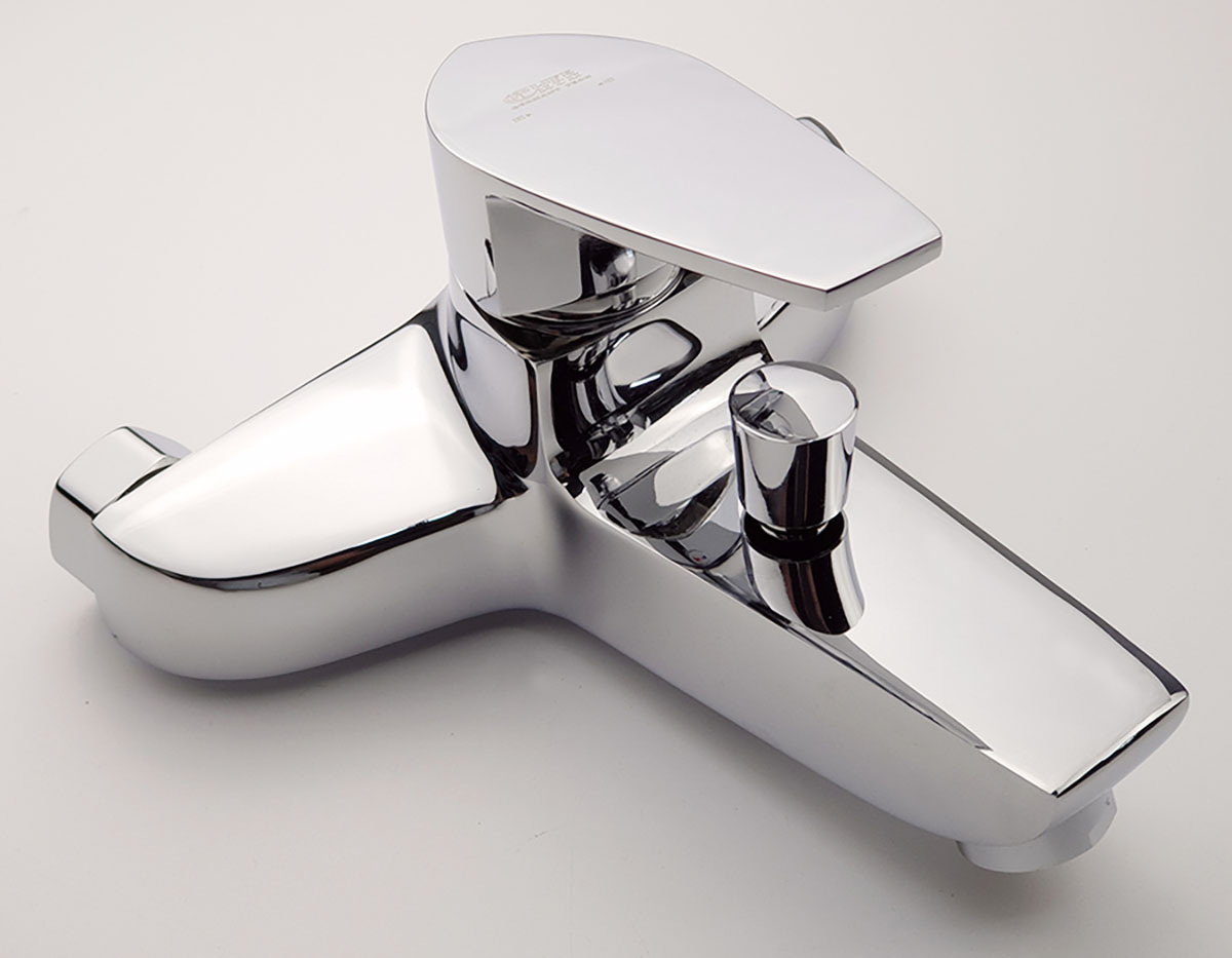 Củ sen nóng lạnh Eurolife EL-SUN 01 có bề mặt mạ Chrome sáng bóng, dễ vệ sinh, thân Đồng H61 chắc chắn, phù hợp lắp đặt cho phòng tắm hiện đại.