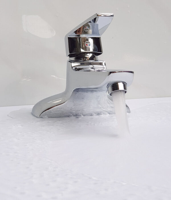 Hình ảnh đầu tạo bọt chống văng bắn của vòi lavabo nóng lạnh 2 chân Eurolife EL-SUN 03, giúp dòng nước chảy êm hơn khi rửa tay, rửa mặt và sử dụng hằng ngày.
