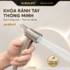 Khóa rảnh tay trên vòi xịt tăng áp Eurolife EL-X11-V giúp duy trì dòng nước khi cần xịt liên tục.
