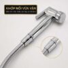 Khớp nối giữa tay xịt Eurolife EL-X06 và dây dẫn đi kèm được thiết kế vừa vặn, hỗ trợ kết nối chắc chắn.