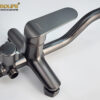 Hình ảnh cận cảnh lớp mạ PVD màu xám của củ sen cây Eurolife EL-SC929, bề mặt hoàn thiện sang trọng, phù hợp phòng tắm hiện đại.