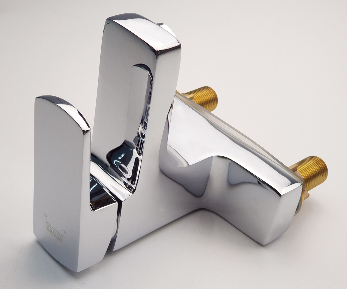 Bề mặt mạ Chrome 5 lớp của vòi lavabo 2 chân Eurolife EL-DAISY 03 giúp sản phẩm sáng bóng, dễ vệ sinh và phù hợp nhiều phong cách phòng tắm.