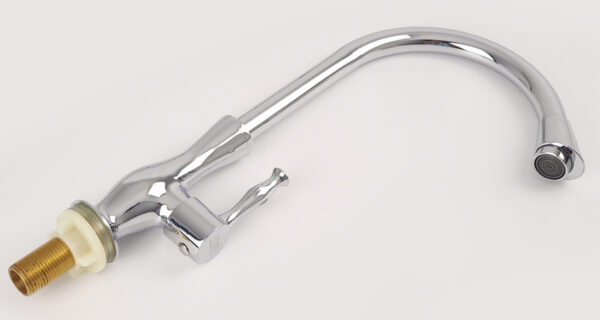 Vòi rửa chén lạnh Eurolife EL-RC03 có bề mặt mạ Chrome 5 lớp sáng bóng, dễ vệ sinh và phù hợp nhiều kiểu chậu rửa.