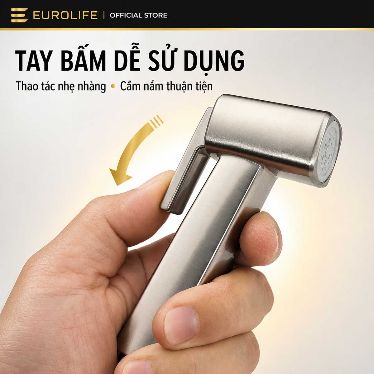 Tay bấm vòi xịt Eurolife EL-X11-V bố trí thuận tiện, hỗ trợ thao tác mở nước khi cầm sản phẩm.