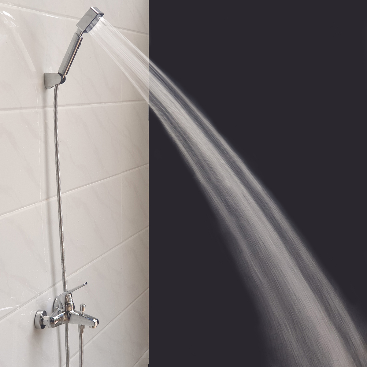 Ảnh thực tế củ sen nóng lạnh Eurolife EL-IRIS 01 lắp cùng tay sen siêu tăng áp, dây sen 150cm và bát gác, giúp khách hàng dễ hình dung khi sử dụng.