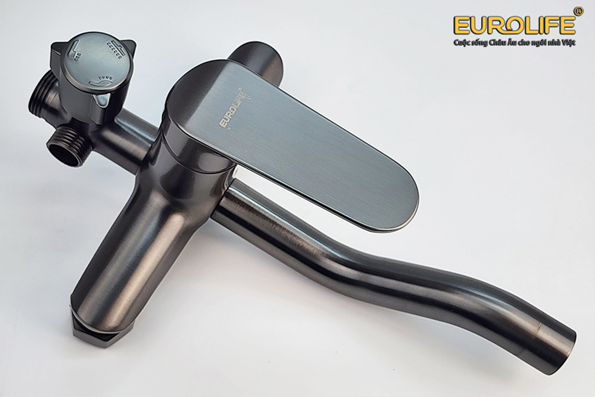 Hình ảnh thân củ sen cây Eurolife EL-SC929 màu xám, thể hiện tay gạt điều chỉnh nước, nút chuyển chế độ và đầu xả dưới tiện dụng.