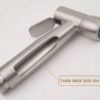 Hình cắt lớp thân tay xịt Eurolife EL-H-X05 bằng Inox SUS 304 chắc chắn, phù hợp sử dụng trong môi trường phòng tắm.