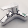 Ảnh chi tiết thân vuông của củ sen nóng lạnh Eurolife EL-IRIS 01, thiết kế hiện đại, thân đồng H61 mạ Chrome, trọng lượng khoảng 1169g.