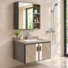 Tủ lavabo nhôm Eurolife BLV-AL15 màu nâu nhạt vân đá, phối cánh tủ viền đen, tay nắm ánh vàng và tủ gương trong phòng tắm.