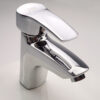 Thiết kế vòi lavabo nóng lạnh Eurolife EL-4002 bo tròn mềm mại, tay gạt dễ thao tác và bề mặt Chrome sáng bóng.