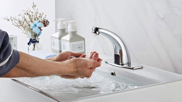 Vòi lavabo cảm ứng Eurolife EL-A100 mang lại sự tiện lợi khi rửa tay, tự động mở nước bằng cảm biến và hỗ trợ tiết kiệm nước hiệu quả.