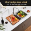 Chậu Eurolife EL-C8245 bố trí thớt và rổ gác để sơ chế thực phẩm