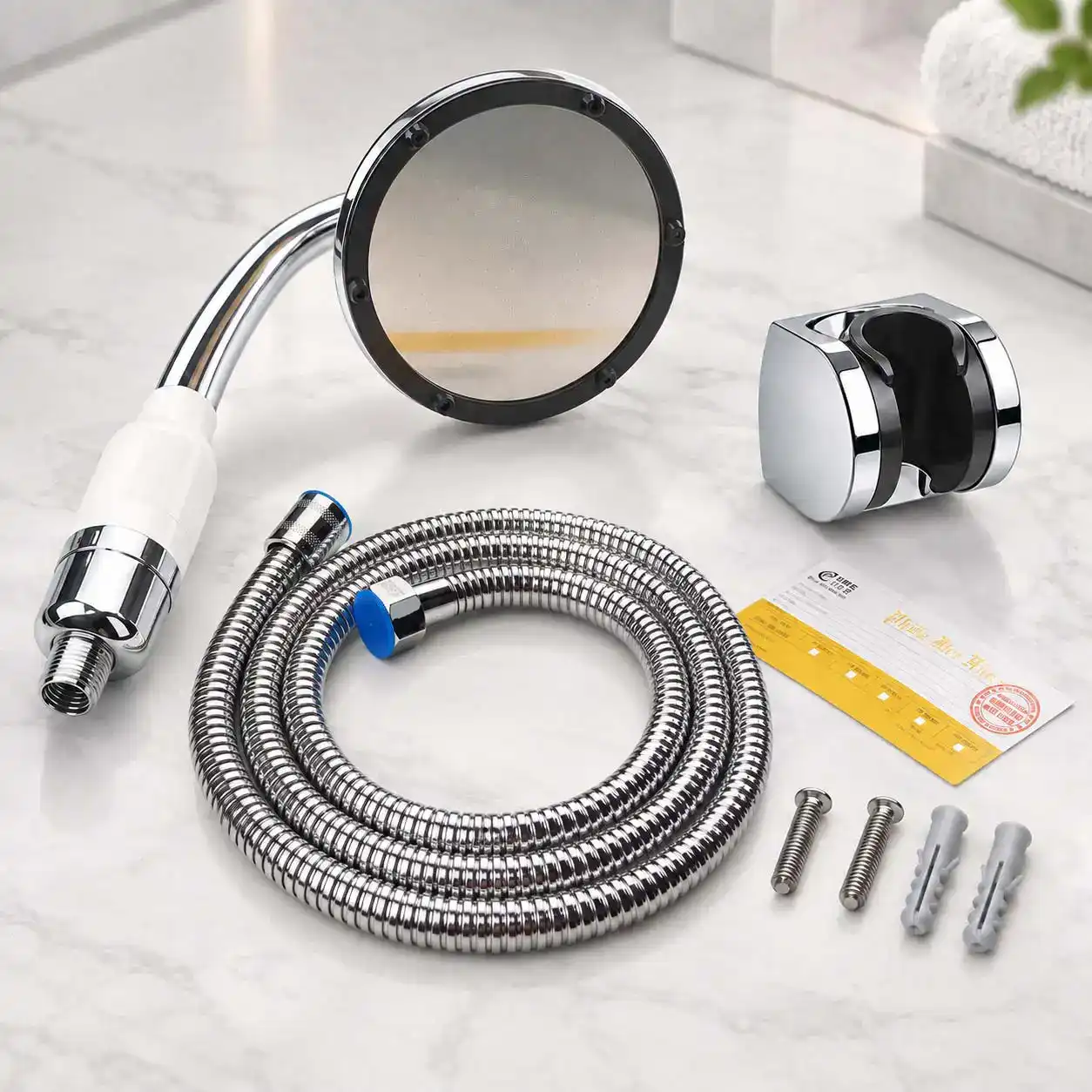 Trọn bộ Eurolife EL-146SH gồm tay sen mặt tròn, dây sen 150 cm, bát gác, 2 ốc vít và 2 tắc kê