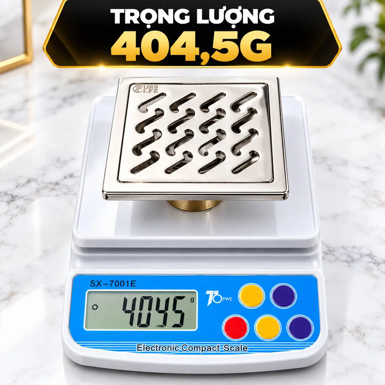 Thoát sàn Eurolife EL-HG07 đặt trên cân điện tử với trọng lượng 404,5 g