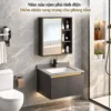 Bộ tủ lavabo Eurolife BLV-IN03 màu nâu sậm phủ tĩnh điện, phối chỉ vàng, chậu sứ trắng và mặt đá xám trong phòng tắm hiện đại.
