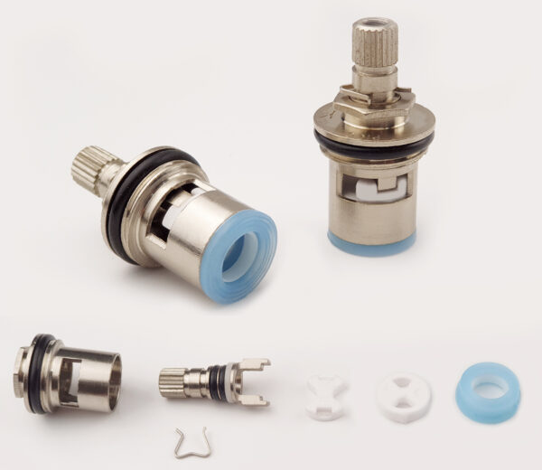 Van Ceramic của vòi rửa chén lạnh Eurolife EL-RC03 hỗ trợ đóng mở nhẹ, kiểm soát dòng nước ổn định và góp phần hạn chế rò rỉ.
