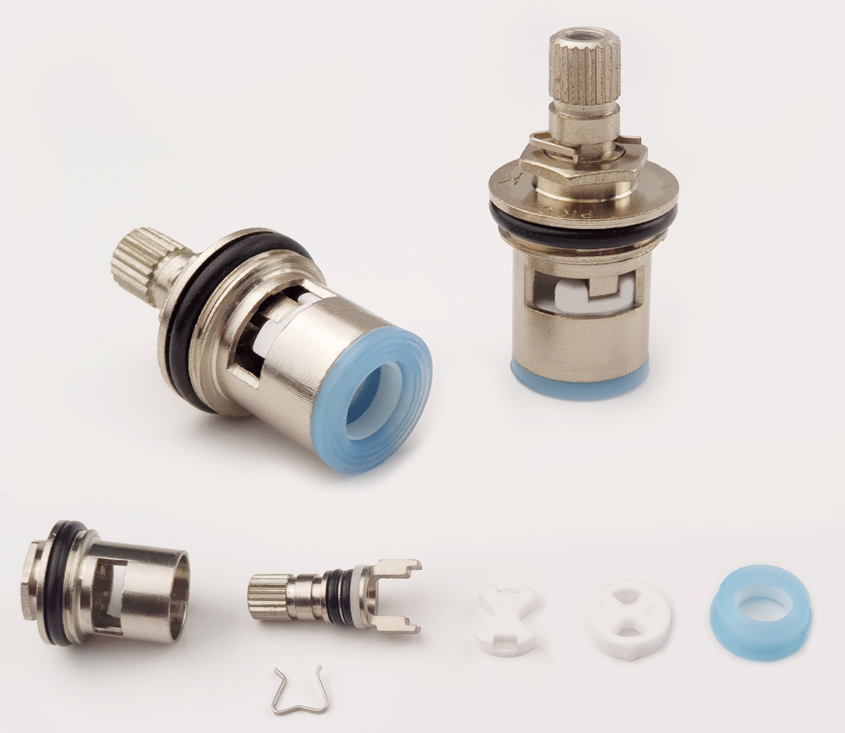 Van Ceramic của vòi rửa chén lạnh Eurolife EL-RC03 hỗ trợ đóng mở nhẹ, kiểm soát dòng nước ổn định và góp phần hạn chế rò rỉ.