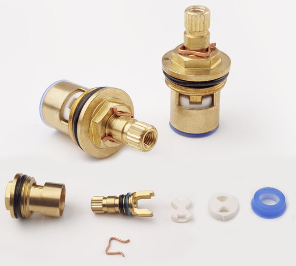 Van Ceramic của vòi rửa chén Eurolife EL-RC01 giúp thao tác đóng mở nhẹ, kiểm soát nước ổn định và hỗ trợ độ bền khi sử dụng.