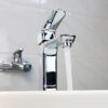 Vòi lavabo Eurolife EL-8002 lắp thực tế trên chậu lavabo, dòng nước êm, thiết kế thân vuông chắc chắn và dễ sử dụng hằng ngày.