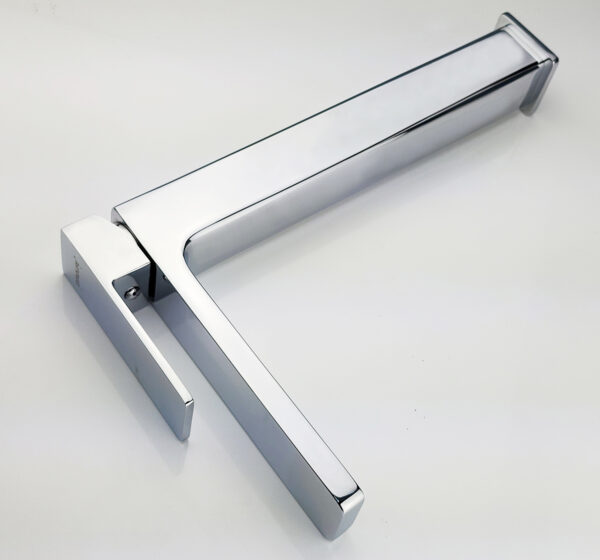 Vòi lavabo Eurolife EL-HAVENT 03 có bề mặt mạ Chrome sáng bóng, dễ phối với chậu lavabo, tủ lavabo và phụ kiện phòng tắm.