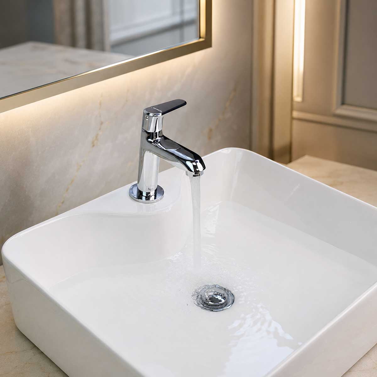 Vòi lavabo lạnh Eurolife EL-LL120 lắp đặt trong phòng tắm sang trọng