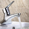 Vòi lavabo nóng lạnh 2 chân Eurolife EL-LOT 03 lắp thực tế trên chậu rửa, phù hợp phòng tắm gia đình, căn hộ, nhà phố và công trình dân dụng.
