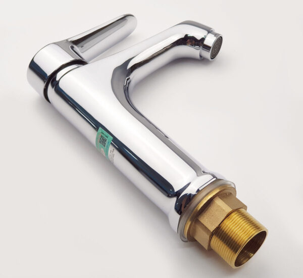 Ảnh bề mặt Chrome sáng bóng của vòi lavabo nóng lạnh Eurolife EL-7002 chính hãng, thân Đồng H61, thiết kế 1 chân bo tròn, đầu vòi tạo bọt chống văng bắn và bát gắn đồng thau chắc chắn.