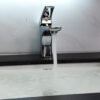 Vòi lavabo nóng lạnh Eurolife EL-LOUIS 02 lắp đặt thực tế trên chậu rửa mặt, cho dòng nước tạo bọt êm và thiết kế Chrome sáng đẹp.