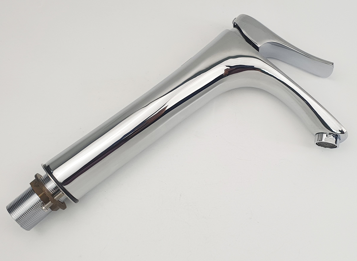 Vòi lavabo nóng lạnh Eurolife EL-ROS 03 có bề mặt mạ Chrome sáng bóng, dễ phối với nhiều không gian phòng tắm, phù hợp cho khách hàng cần mẫu vòi lavabo cao cấp dùng cho chậu đặt bàn.