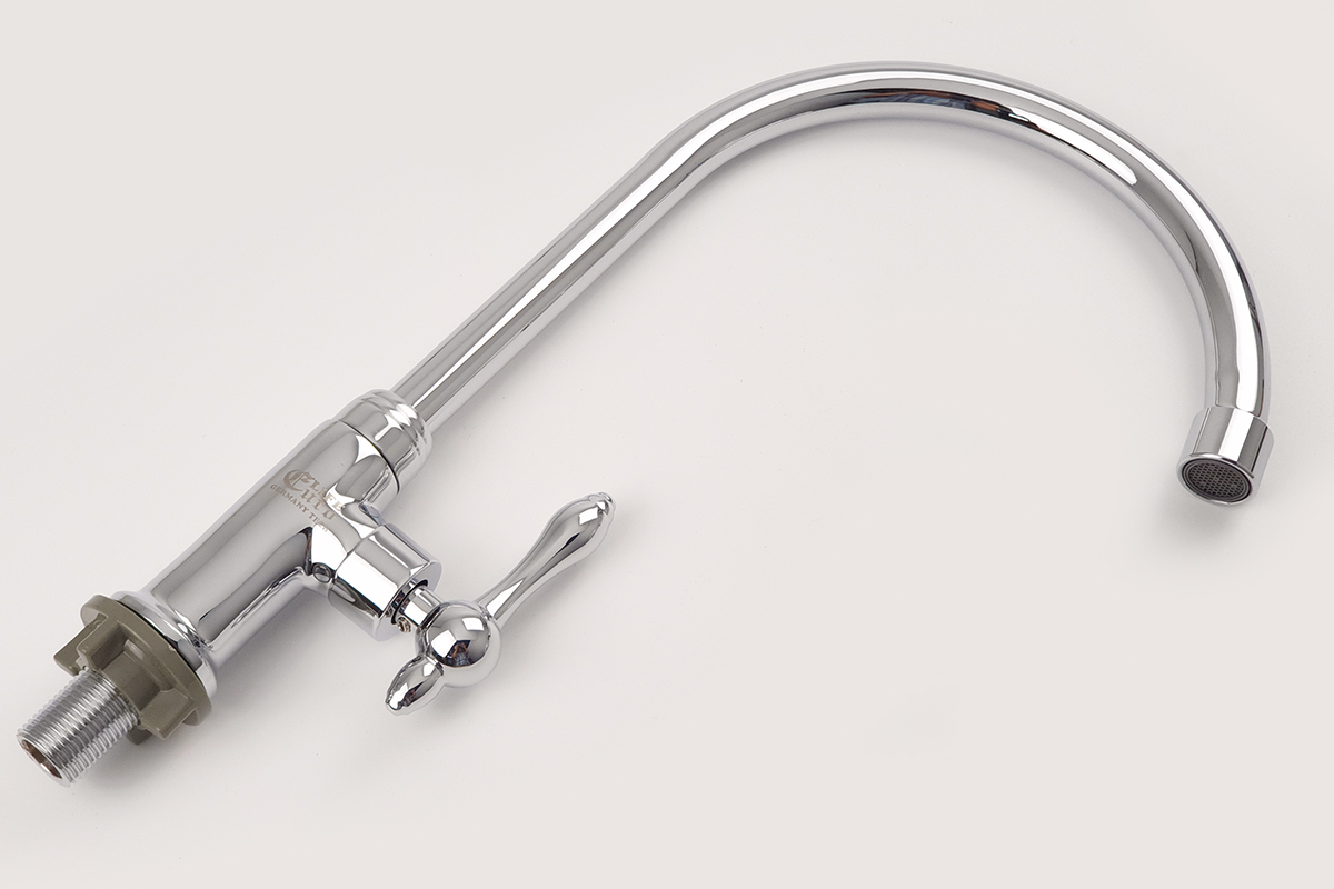 Vòi rửa chén Eurolife EL-RC02 mạ Chrome 5 lớp, bề mặt sáng bóng, dễ lau chùi và phù hợp nhiều kiểu chậu rửa.