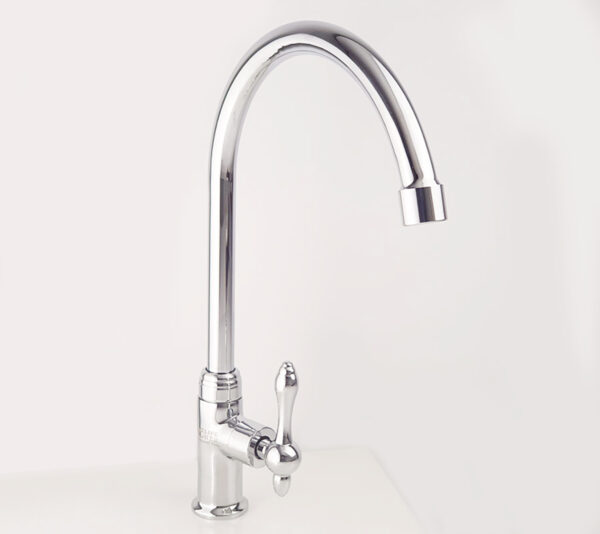 Vòi rửa chén lạnh Eurolife EL-RC02 có thiết kế cần cong cao, giúp tăng không gian thao tác khi rửa chén và vệ sinh chậu.