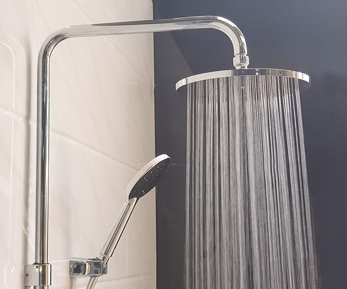 Sen cây Eurolife EL-SC906 với đài sen lớn cho dòng nước tỏa rộng và đều, bề mặt mạ Chrome sáng bóng, mang lại trải nghiệm tắm thoải mái cho phòng tắm hiện đại.