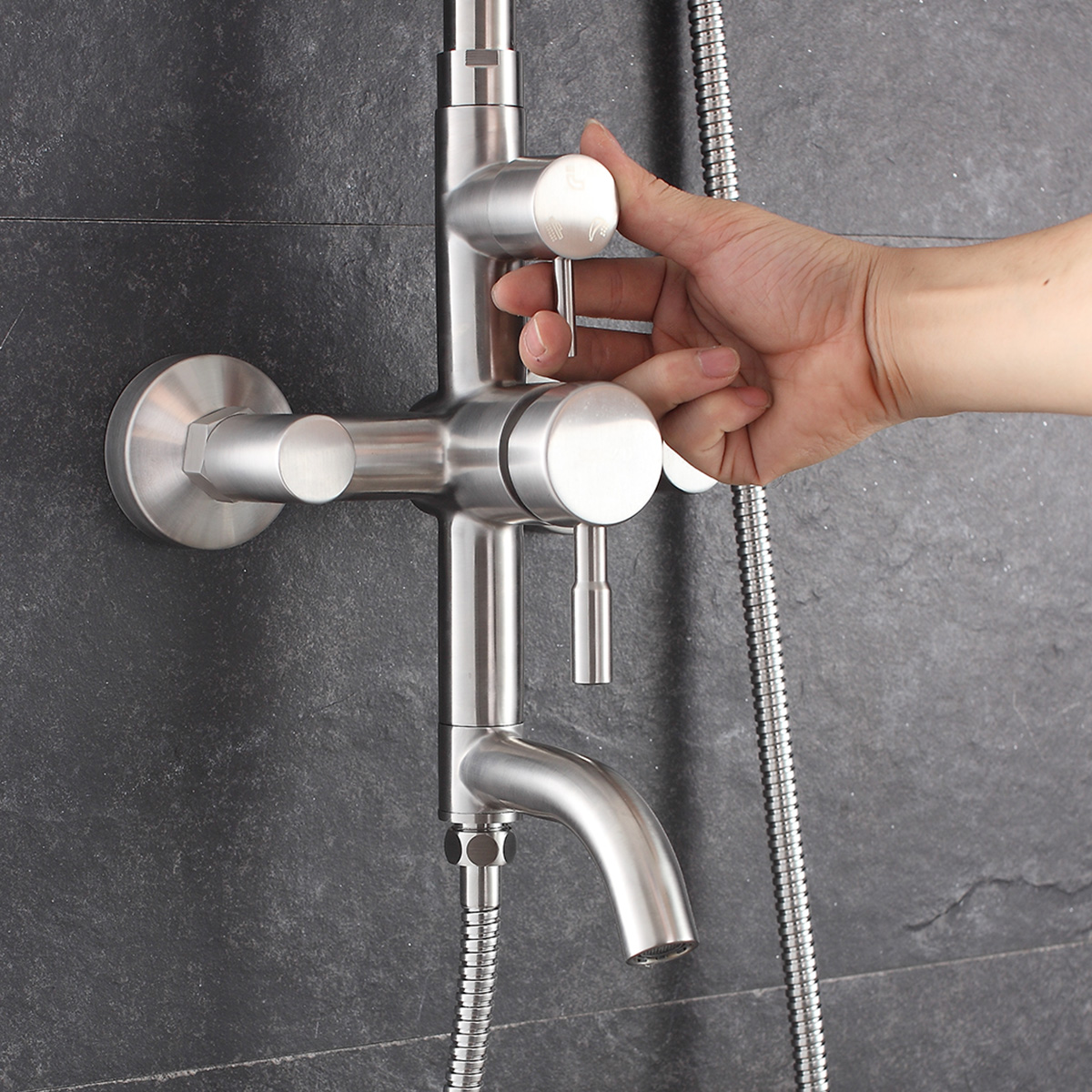 Hình ảnh cụm điều khiển sen cây Eurolife EL-S909 bằng Inox SUS 304, thể hiện tay gạt nóng lạnh, nút chuyển chế độ nước, chân kết nối, dây sen và đầu xả dưới tiện dụng.