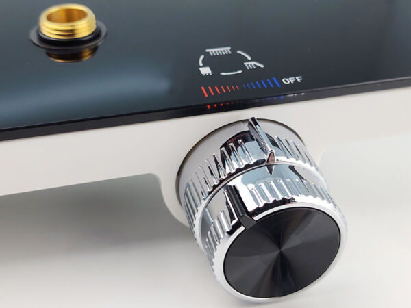 Cận cảnh núm xoay kép của sen cây Eurolife EL-SC914, hỗ trợ mở nước, điều chỉnh nóng lạnh, lưu lượng nước và chuyển đổi chức năng sử dụng.