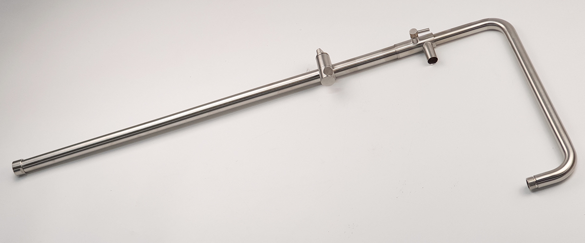 Hình ảnh ống sen Inox SUS 304 của sen cây Eurolife EL-S920, thiết kế chắc chắn, bề mặt Inox xước mờ đồng bộ với toàn bộ bộ sen cây.