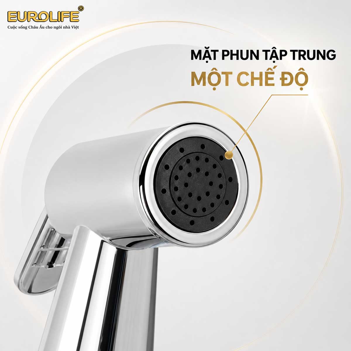 Mặt phun một chế độ của vòi xịt Eurolife EL-X13-T có các lỗ phun bố trí tập trung để định hướng dòng nước. 