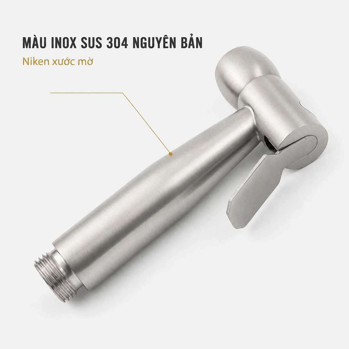 Tay xịt Eurolife EL-X05 có bề mặt Inox SUS 304 màu Niken xước mờ, mang lại thiết kế hiện đại cho phòng tắm. 