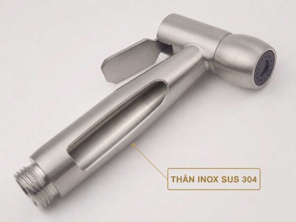 Mặt cắt thân tay xịt Eurolife EL-X05 cho thấy kết cấu bằng Inox SUS 304 chắc chắn, phù hợp với môi trường phòng tắm.