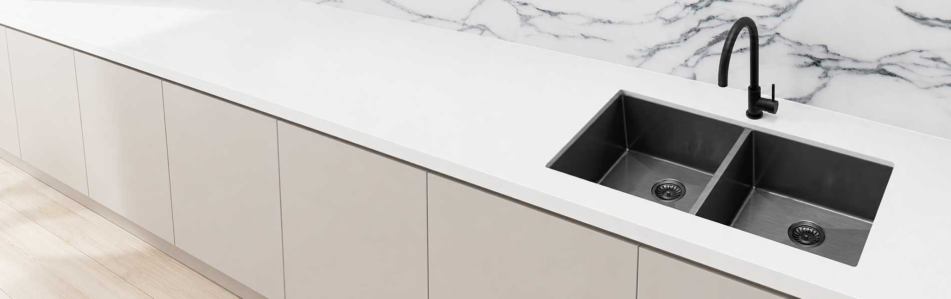 Chậu rửa chén Inox mạ PVD hai hố màu tối lắp trên bàn bếp trắng cùng vòi rửa