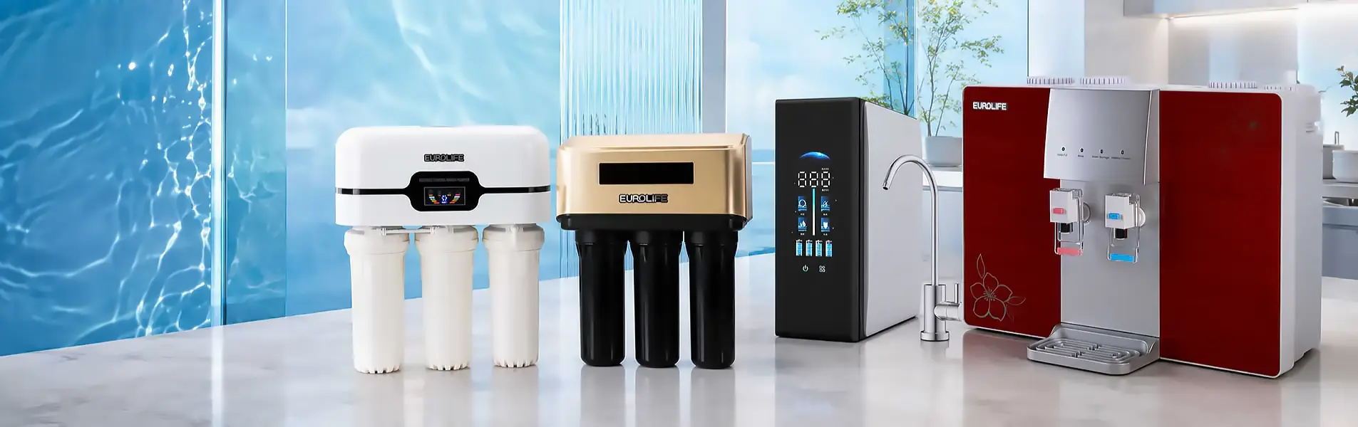 Bốn mẫu máy lọc nước RO gia đình Eurolife bố trí trên mặt bàn trong không gian bếp sáng